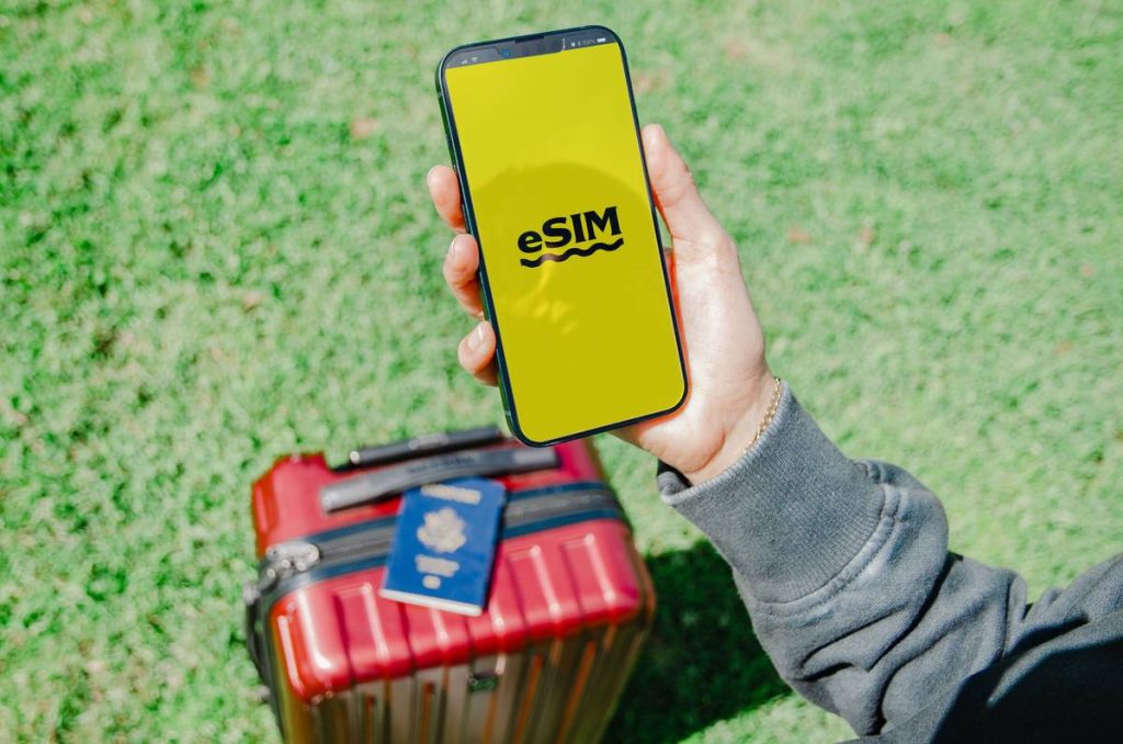 Real-Time Luggage Tracking: Your Secret Weapon Against Baggage Delay Insurance Headaches