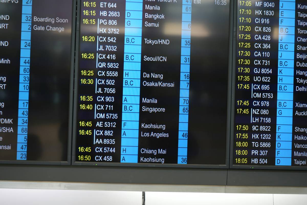 what is travel delay insurance coverage explained with luggage and clock
